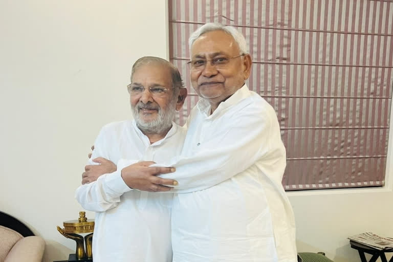 Nitish Kumar meets Dipankar Bhattacharya