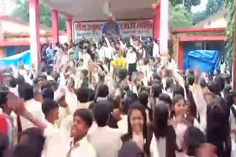 teachers day 2022 dance viral on obscene songs in government school of anuppur