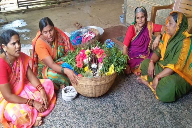 very-unique-jokumar-tradition-at-haveri