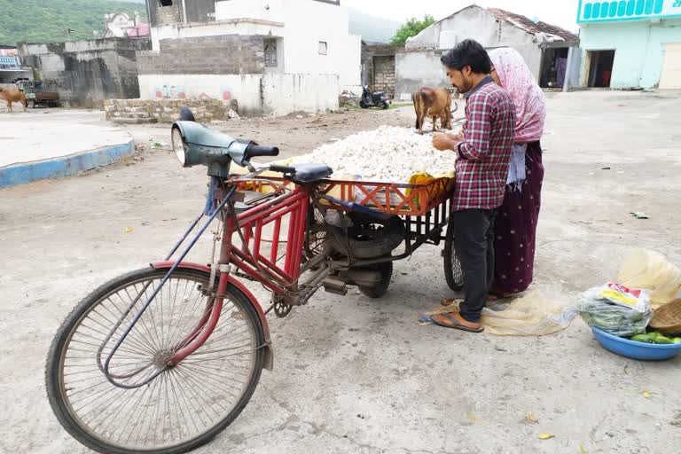 વેપારીએ સાઈકલમાંથી સ્કૂટર બનાવી વેસ્ટમાંથી બેસ્ટનું આપ્યું ઉત્તમ ઉદાહરણ