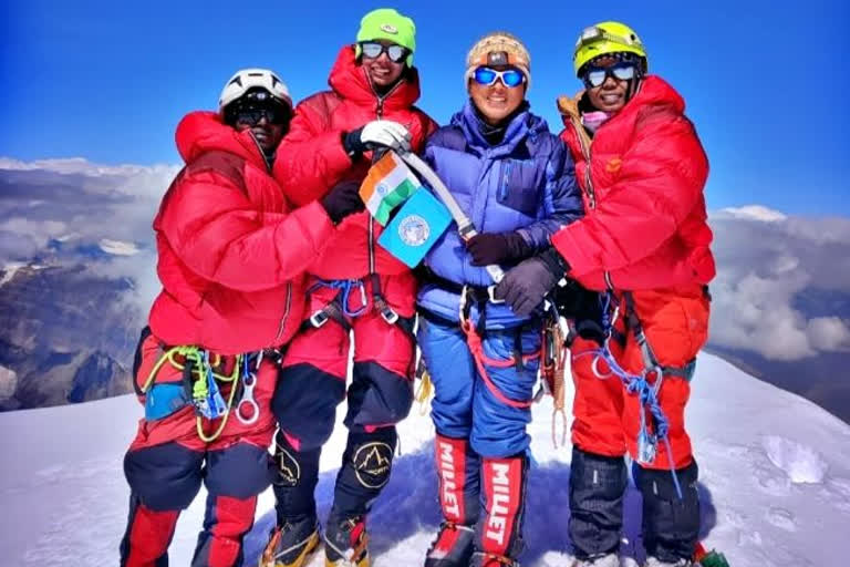 Mountaineer Ishani with team of nine scale 7077 meters high Kun Peak