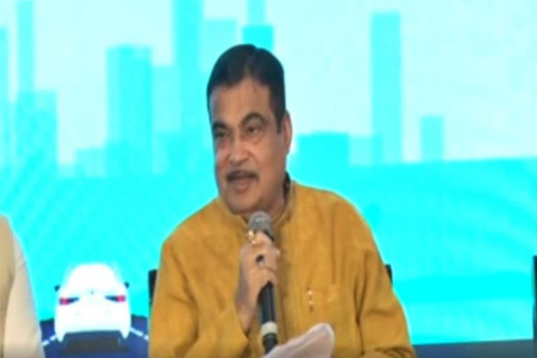 Gadkari wants skybuses in Bengaluru to decongest roads