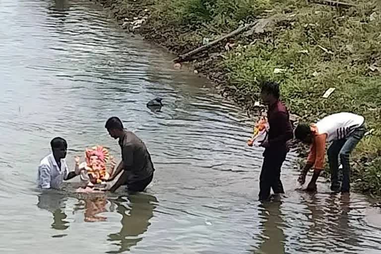 11 devotees were electrocuted due to a broken generator wire During Ganesh immersion in Panvel