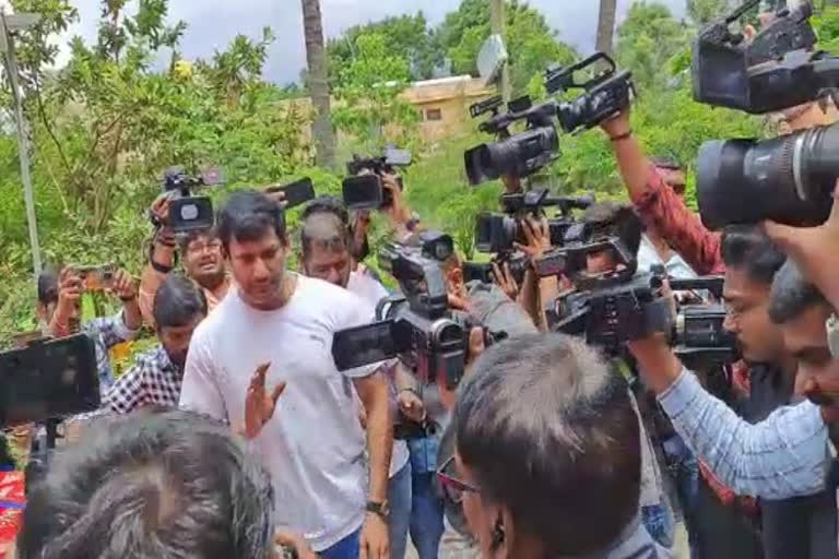 Tamil Actor Vishal visited Shakti Dhama