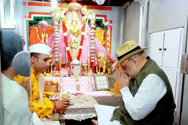 Amit Shah offers prayers at Tanot Mata temple
