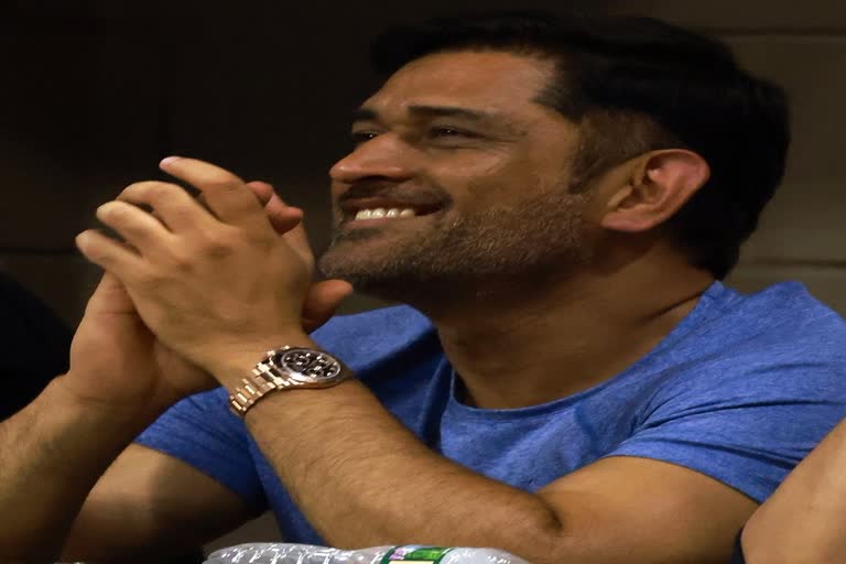 Dhoni spotted at US Open watching Alcaraz match