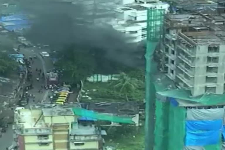 Massive fire breaks out in Mumbai