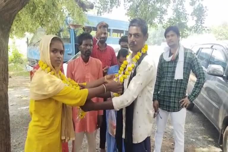 Marriage in Shivpuri police station