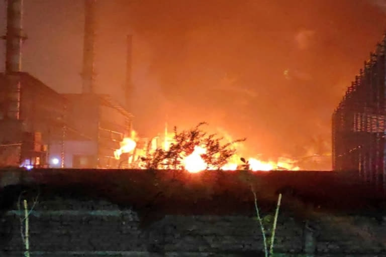 Gujarat: One dead, 20 injured in fire at Surat factory