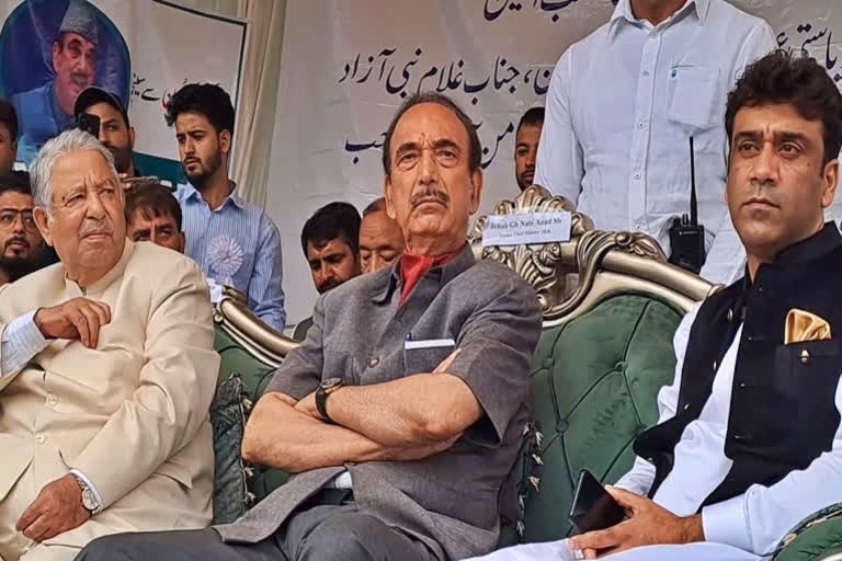 Article 370 cannot be restored, will not mislead people: Ghulam Nabi Azad in Kashmir