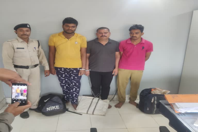three smugglers of Madhya Pradesh arrested in Raipur