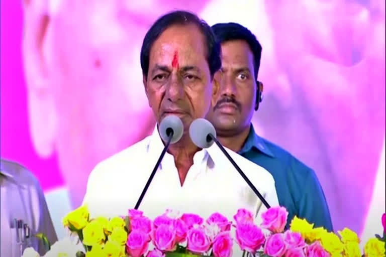 Before plunge into national politics, KCR sharpens criticism against BJP