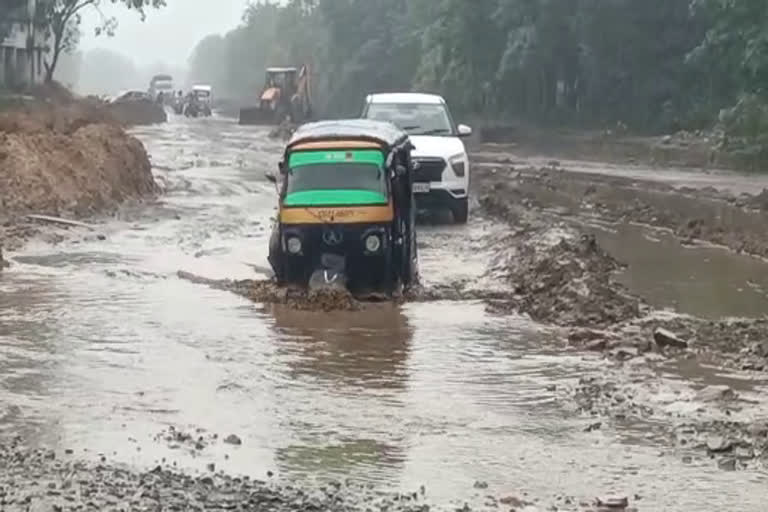 सर्वमंगला कुसमुंडा सड़क खराब