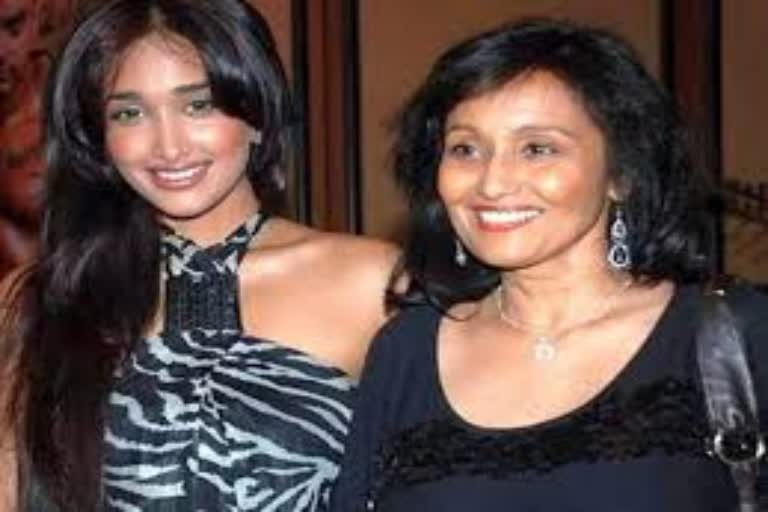 Actresses Jiah Khan and Rabia Khan