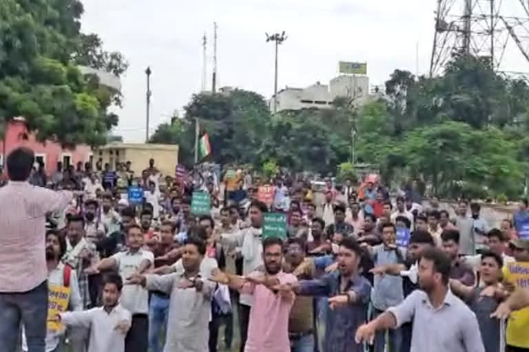 Aspirants of computer instructor recruitment protest in Jaipur, demand of relaxation in cut off