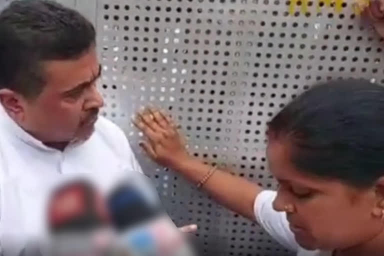 Dont touch me Suvendu Adhikari one on one with female cop earns jibe from TMC