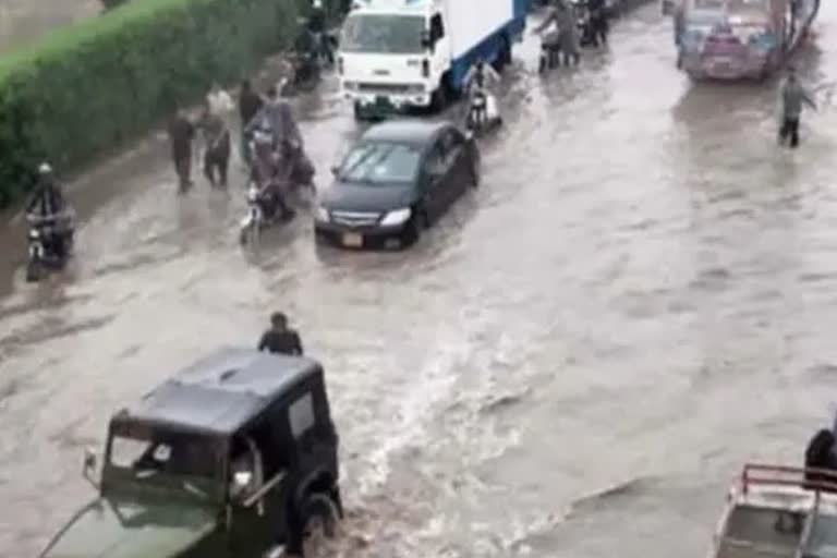 پاکستان میں سیلاب سے مزید 54 افراد ہلاک
