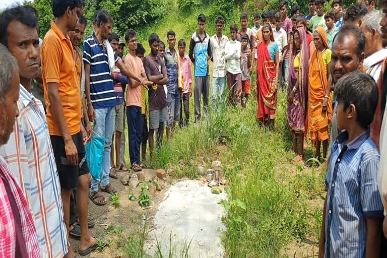 RAPE IN NANDURBAR VICTIM BODY AWAITS CREMATION FROM 42 DAYS FATHER FIGHT FOR DAUGHTERS JUSTICE