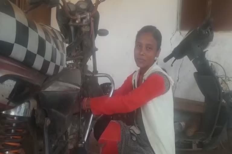 Bastar division's first tribal woman mechanic