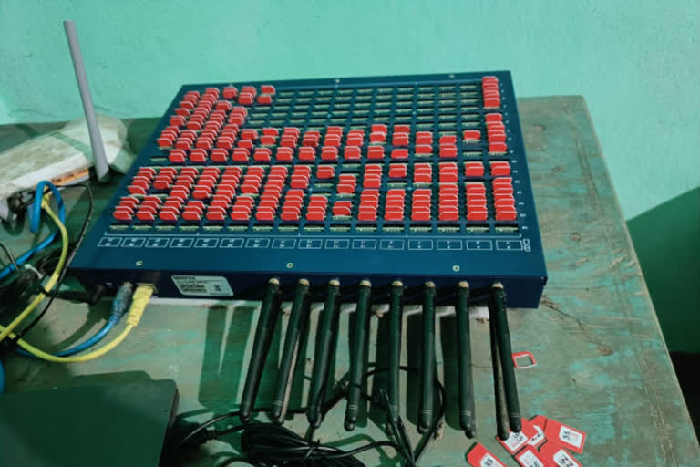 நூற்றுக்கணக்கான சிம்கார்டுகள்...மோசடிக்கு நவீன சிம் பாக்ஸ்...ஒடிசாவில் மோசடி கும்பல் கைது