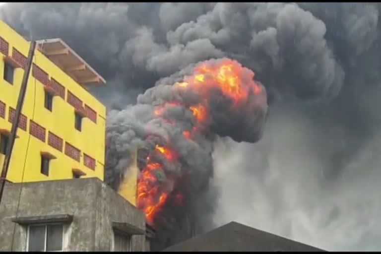 vapi chemical factory fire accident news