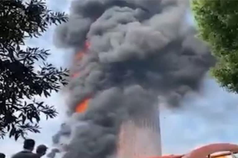 Massive fire at commercial building in China's Hunan