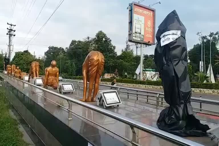 Surya Namaskar idols broken on Raipur Gaurav Path