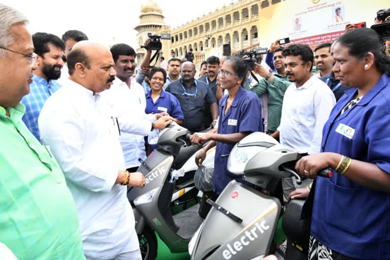 distribution of two wheelers to safai karamcharis