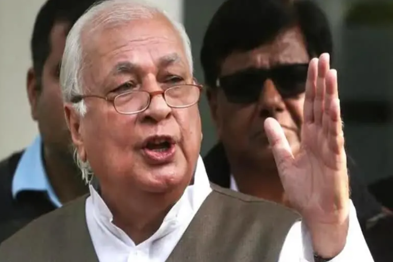 Arif Mohammad Khan against pinarayi vijayan  ഗവര്‍ണര്‍  ഗവര്‍ണറുടെ മറുപടി  മുഖ്യമന്ത്രി പിണറായി വിജയന്‍  Chief Minister Pinarayi Vijayan  മുഖ്യമന്ത്രിക്കെതിരെ രൂക്ഷ വിമർശനവുമായി ഗവർണർ  The Governor criticized the Chief Minister  എറണാകുളം ഇന്നത്തെ വാര്‍ത്ത  ernakulam todays news