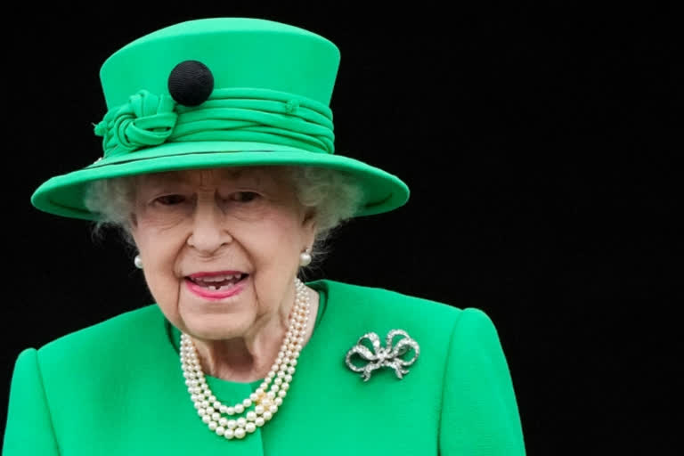 Military rehearse queen's Windsor procession