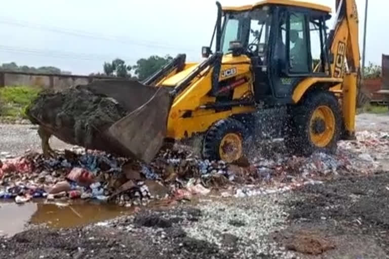 हजारों लीटर देशी व विदेशी शराब