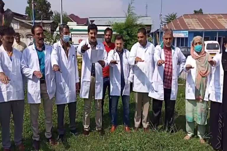 Oath of doctors against drugs in Sumbal Community Health Center