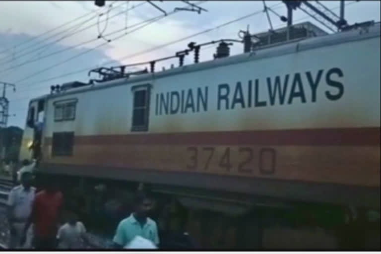 Howrah-Bhubaneswar Jan Shatabdi Express derails in Odisha, no casualties