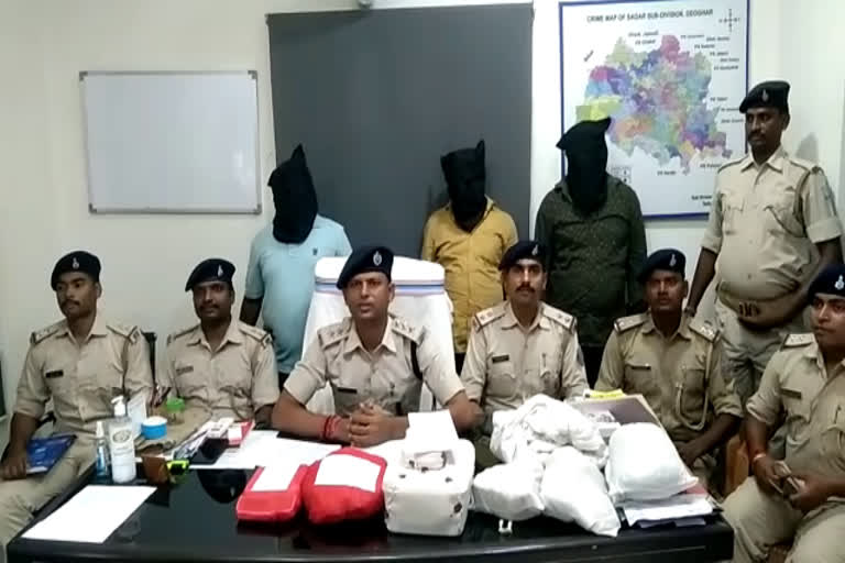 Deoghar Police Arrested Ganja Smugglers