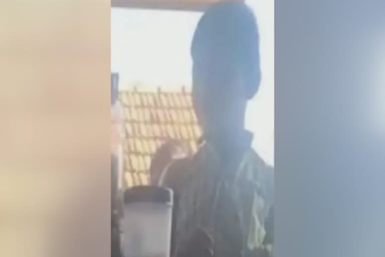 Tenkasi shop owner denies candy to dalit children  ദലിത് കുട്ടികള്‍ക്ക് മിഠായി നല്‍കിയില്ല  തെങ്കാശി ദലിത് കുട്ടികള്‍ക്ക് മിഠായി നല്‍കിയില്ല  dalit children denied candy  തെങ്കാശി വാര്‍ത്തകള്‍  തെങ്കാശി പുതിയ വാര്‍ത്ത  Tenkasi latest news  Tenkasi  shop keeper refuses to sell candy to dalit kids  Tenkasi dalit kids candy denied  കടയുടമയും കൂട്ടാളിയും അറസ്റ്റില്‍  പഞ്ചക്കുളം