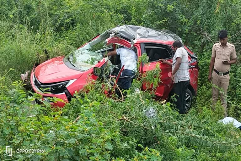 woman-died-in-car-accident-near-raichur