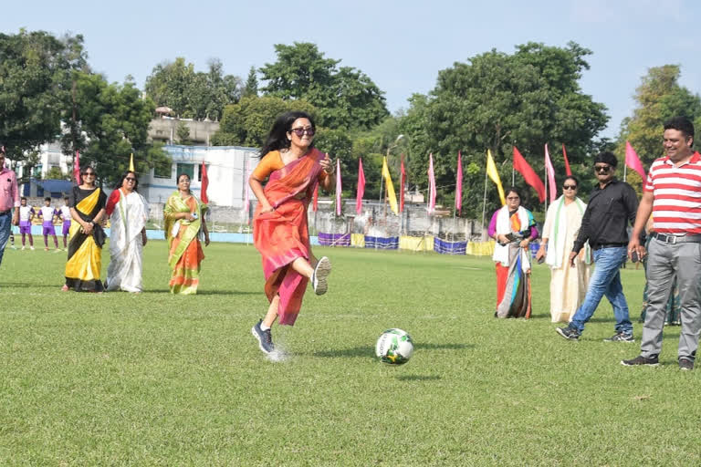 Mahua Moitra plays football in saree in Krishnanagar MP Cup Tournament 2022