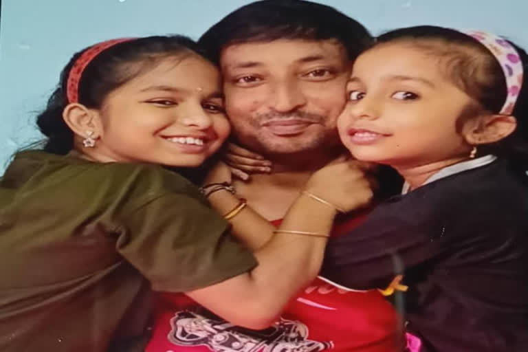 FATHER SUICIDE WITH DAUGHTERS