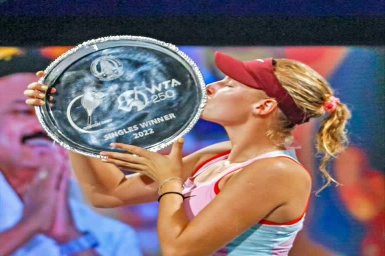 Chennai Open  Linda Fruhvirtova  Magda Linette  Linda Fruhvirtova beat Magda Linette  Fruhvirtova beats Linette to win maiden WTA title  लिंडा फ्रुहविर्तोवा ने मैग्डा लिनेट को हराया  लिंडा फ्रुहविर्तोवा  मैग्डा लिनेट  चेन्नई ओपन