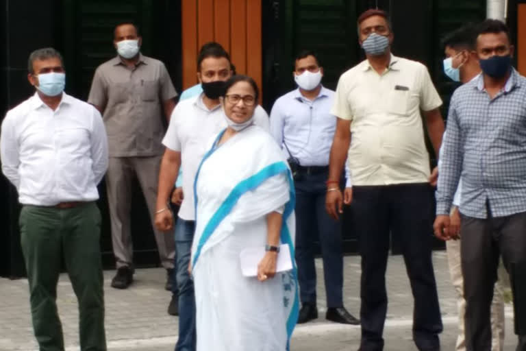 Mamata Banerjee visits SSKM Super Speciality Hospital to meet ACP Debjit Chatterjee