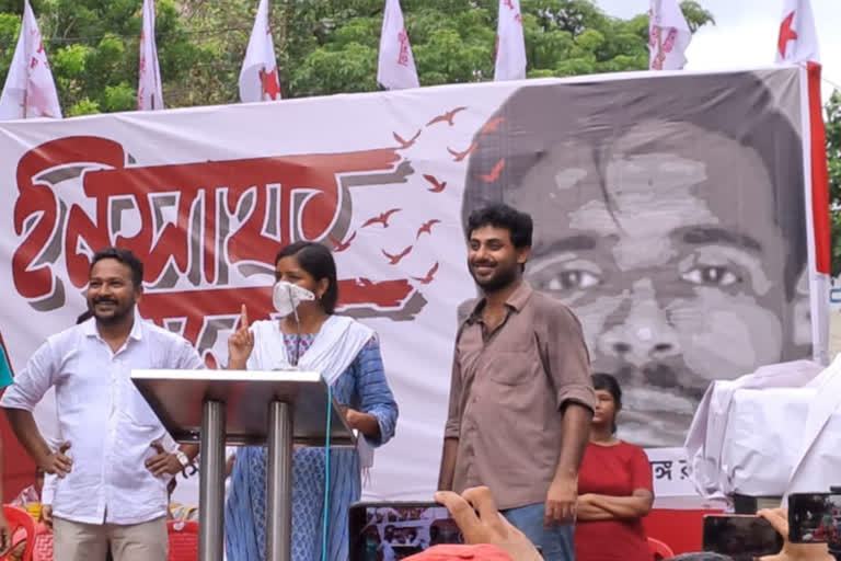 sfi-dyfi-insaaf-sabha-makes-esplanade-standstill