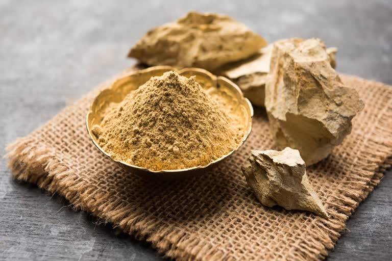 use multani mitti as homemade body wash for glowing skin