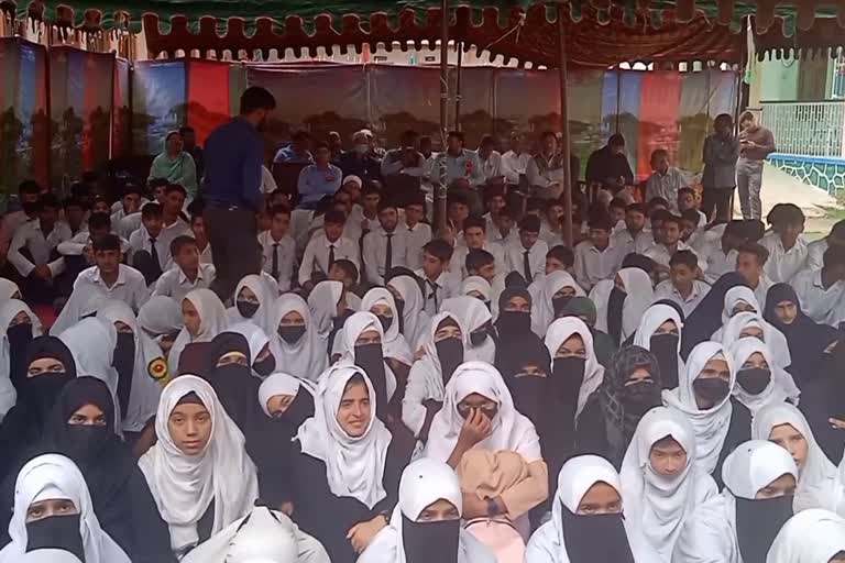 School Day Observed at Hr Sec School Batagund: گورنمنٹ ہائر سیکنڈری اسکول میں تقریب کا اہتمام