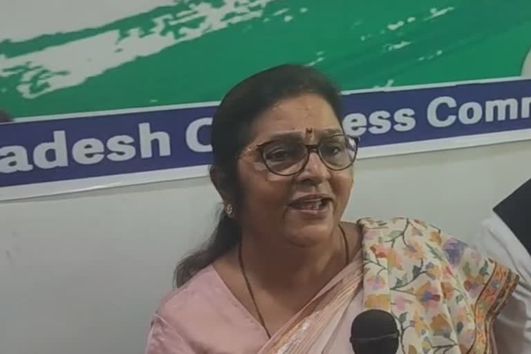 Congress MP Rajni Patil Slams Ghulam Nabi Azad