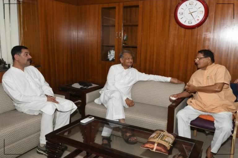 Bhanwar Jitendra Meets CM Gehlot