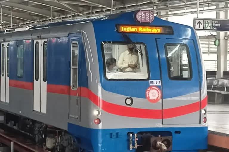 after-two-and-half-years-number-passengers-reach-more-than-six-lakhs-in-kolkata-metro