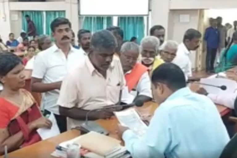 तमिलनाडु: पति का दावा, पत्नी ने फर्जी मृत्यु प्रमाण पत्र बनवा कर बेच दी संपत्ति