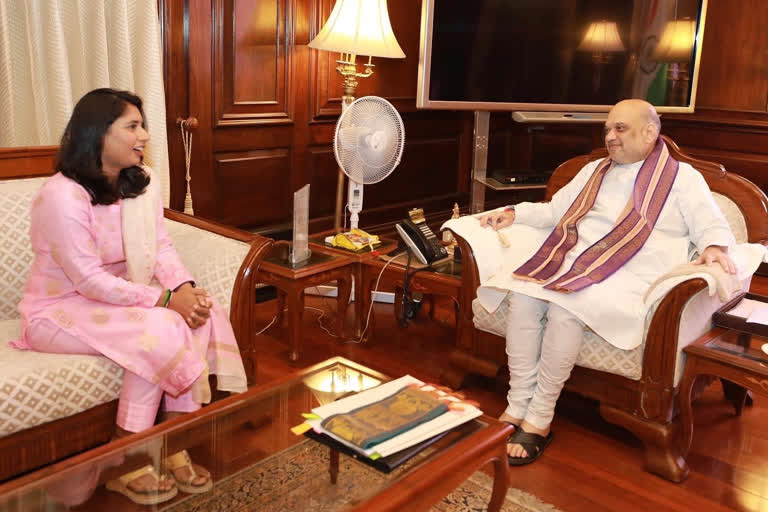 Mithali Raj Meets with Home Minister Amit Shah