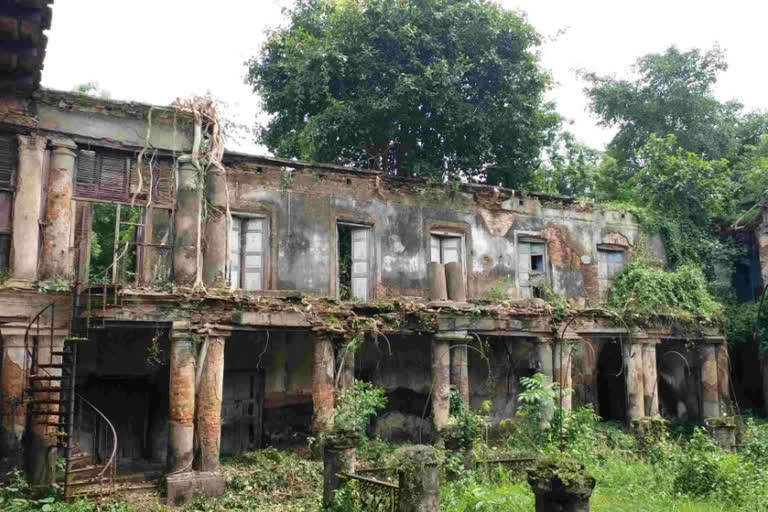Somra Zamindar Palace of Hooghly preparation for Durga Puja 2022