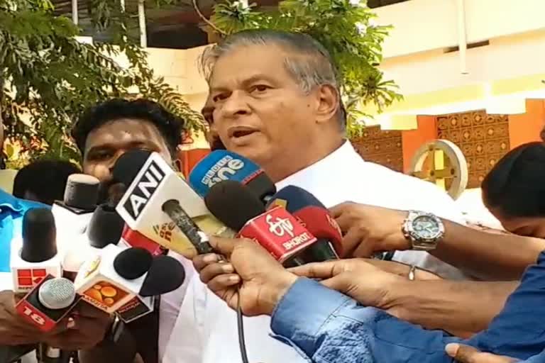 Vizhinjam protest  Vizhinjam protest strike committee met governor  വിഴിഞ്ഞം തുറമുഖ സമരം  ഗവർണറെ നേരിൽ കണ്ട് സമരസമിതി നേതാക്കൾ  വിഴിഞ്ഞം തുറമുഖ കവാടത്തിലെ സമരപ്പന്തൽ  Vizhinjam protest updations  malayalam news  kerala latest news  മലയാളം വാർത്തകൾ  കേരള വാർത്തകൾ  Vizhinjam port issue